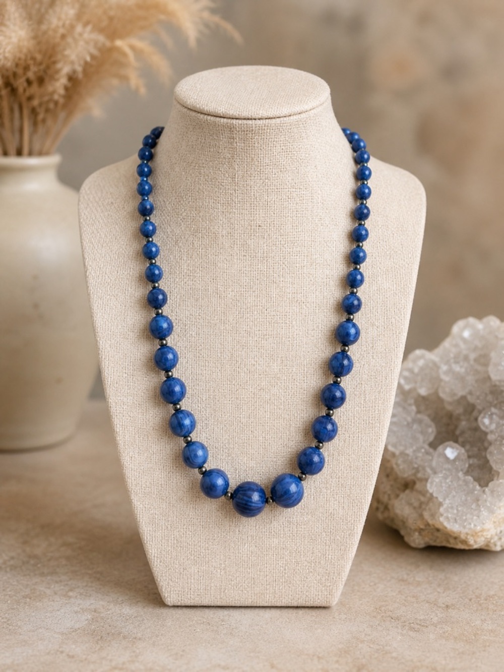Vintage Unbranded Navy Cornflower Blue Marbled Swirled Beaded Necklace